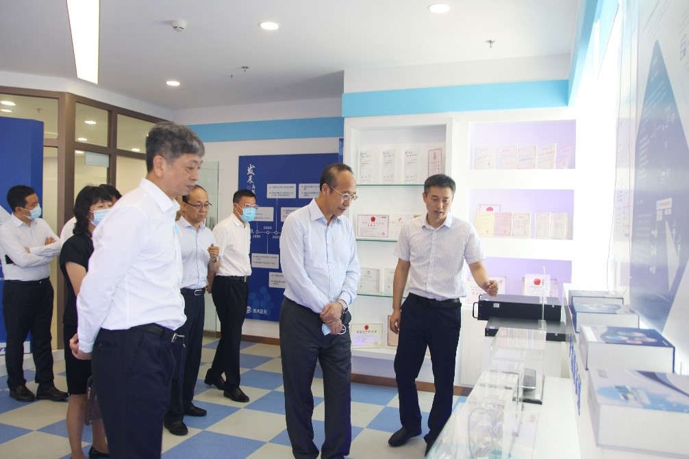 省委常委、常务副省长吴靖平到吉大正元调研